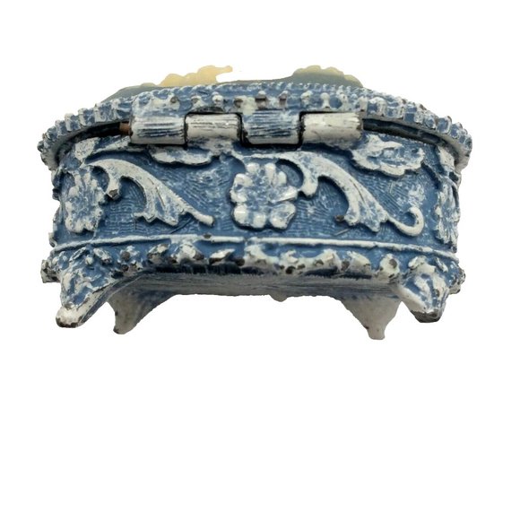 Vintage Floral Cameo Hinged Trinket/Ring Box - Picture 5 of 6